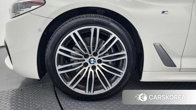 BMW 5 Series (G30) id 3879656 из Кореи 15