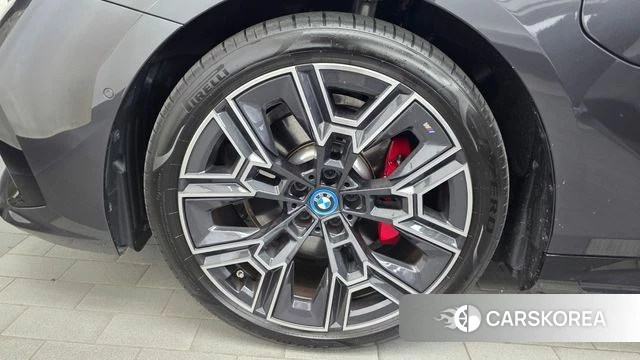 BMW 5 Series (G60) id 4904625 из Кореи 28