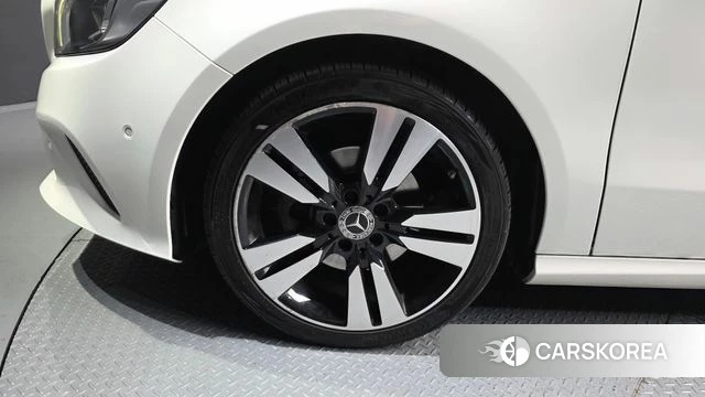 Mercedes-Benz A-Class W176 id 4233142 из Кореи 25