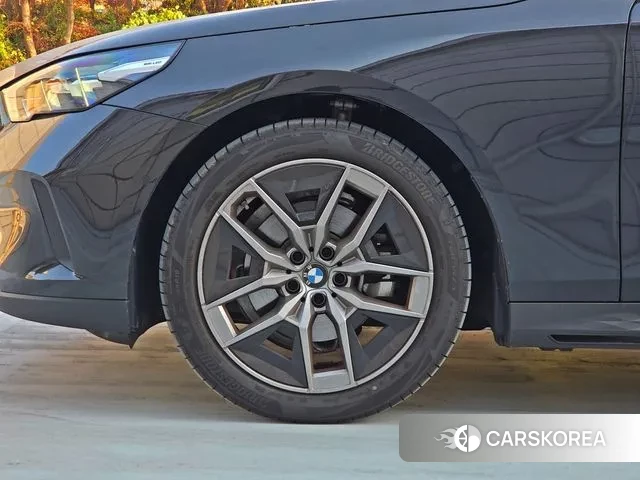 BMW 5 Series (G60) id 3382882 из Кореи 15