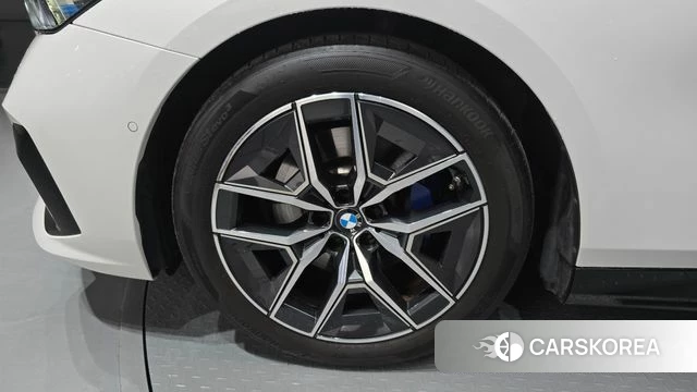 BMW 5 Series (G60) id 4602591 из Кореи 15