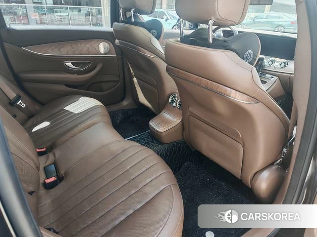 Mercedes-Benz E-class id 4277640 из Китая 10