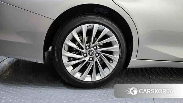 Lexus ES300h 7th generation id 3870433 из Кореи 15