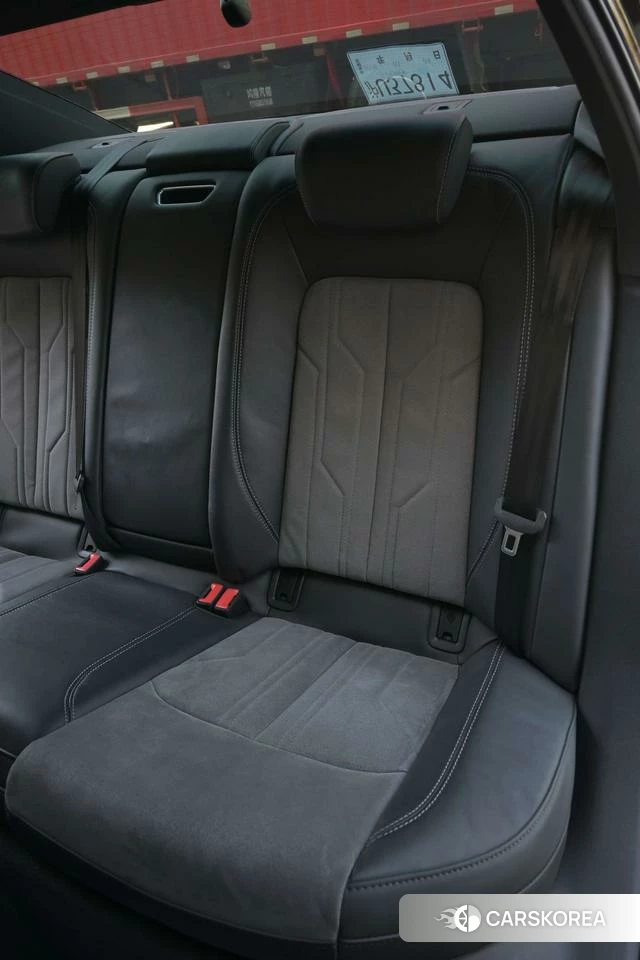 Audi A6L id 4239945 из Китая 19