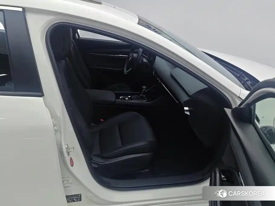 Mazda 3 id 4679585 из Китая 11