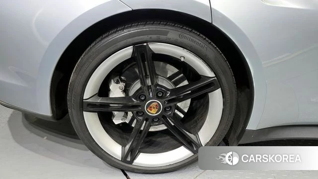 Porsche Taycan id 4293445 из Кореи 31
