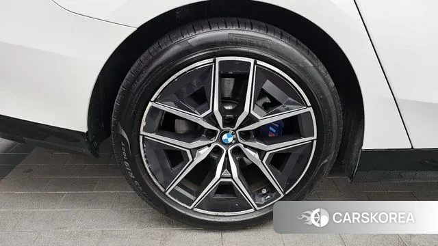 BMW 5 Series (G60) id 3758071 из Кореи 15