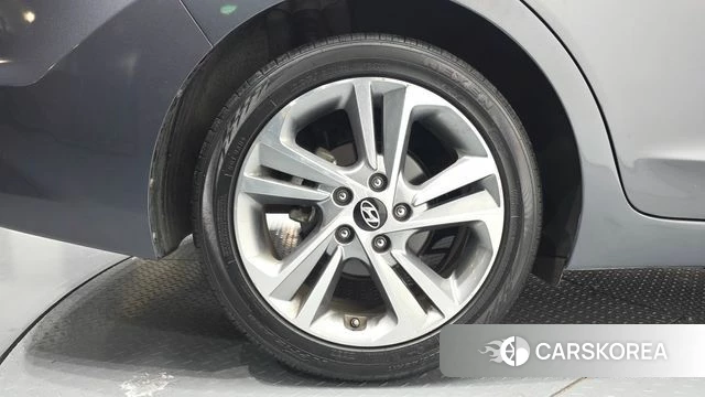 Hyundai Avante AD id 3853906 из Кореи 15