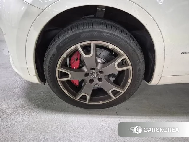 Maserati Levante id 3459119 из Кореи 15