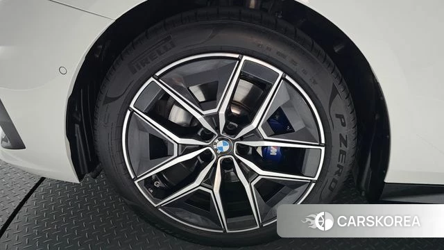 BMW 5 Series (G60) id 3850120 из Кореи 15