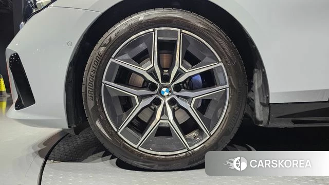 BMW 5 Series (G60) id 3838018 из Кореи 15