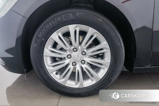 Buick Lacrosse id 4212334 из Китая 19