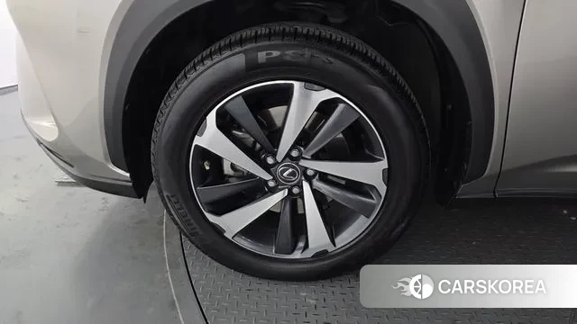 Lexus NX300h id 3617299 из Кореи 15