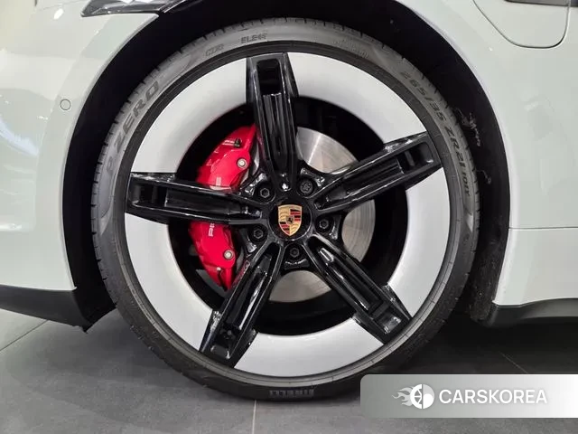 Porsche Taycan id 3711375 из Кореи 7