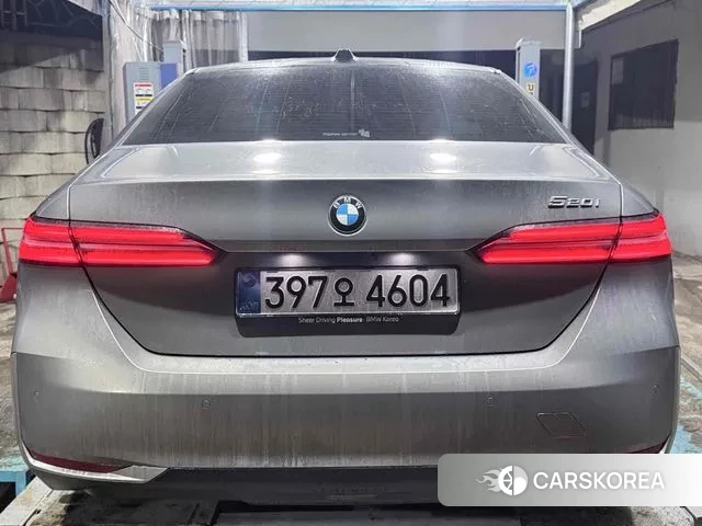 BMW 5 Series (G60) 2025 Песочный из Кореи, фото 5