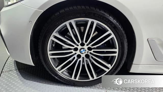 BMW 5 Series (G30) id 4595444 из Кореи 32