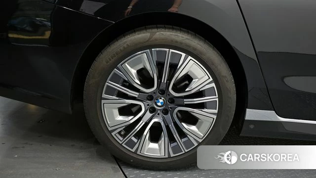 BMW 7 Series (G70) id 4302758 из Кореи 15