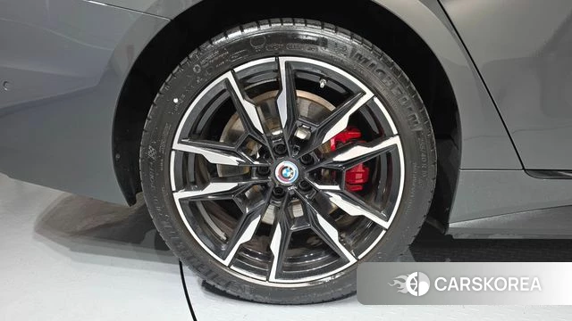 BMW i4 id 4308650 из Кореи 15