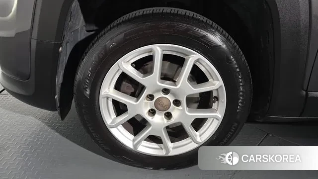 Jeep Renegade id 2985469 из Кореи 15