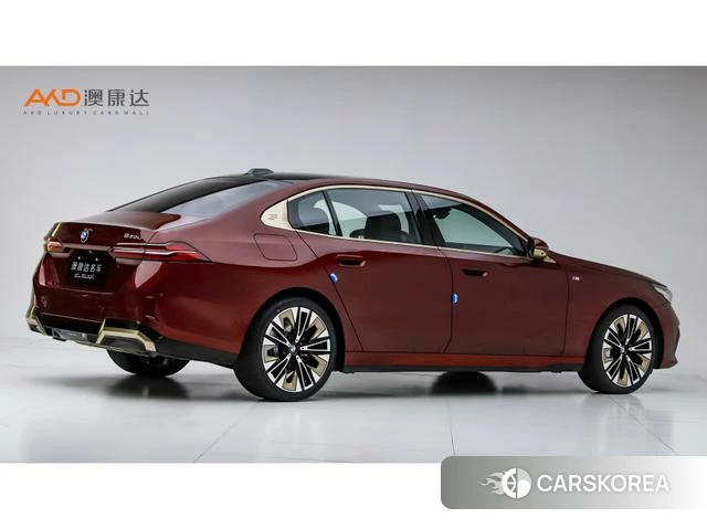 BMW 5 series 2024 Красный из Китая, фото 4