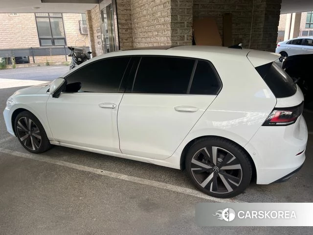 Volkswagen Golf 8th Generation 2025 Белый из Кореи, фото 5