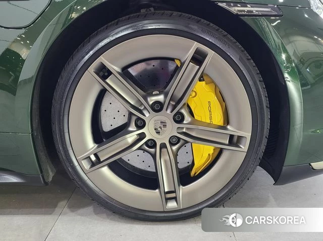 Porsche Taycan id 3831460 из Кореи 15