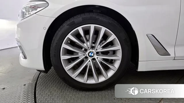 BMW 5 Series (G30) id 2990529 из Кореи 15