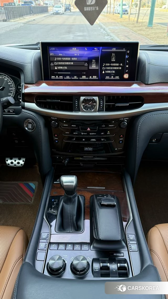 Lexus LX id 4262452 из Китая 15