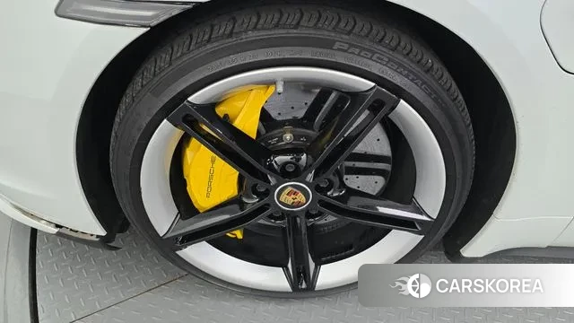 Porsche Taycan id 3213434 из Кореи 15