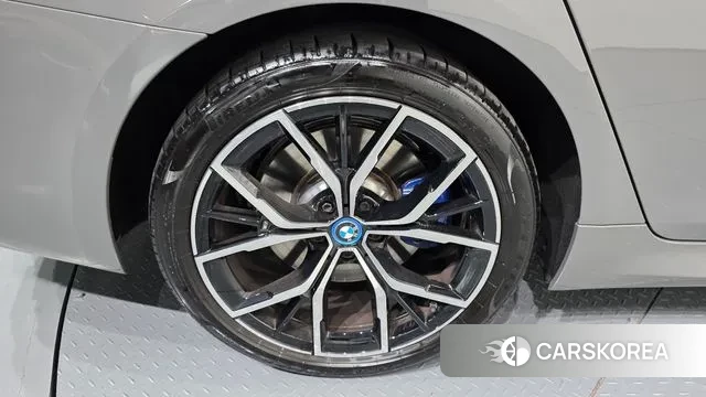 BMW 5 Series (G30) id 3746355 из Кореи 15