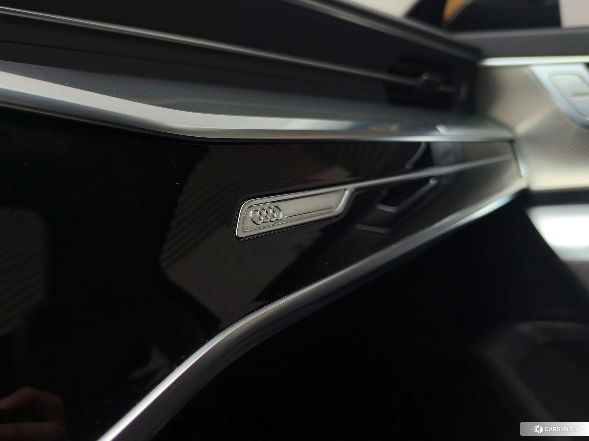 Audi A6L id 4513842 из Китая 16