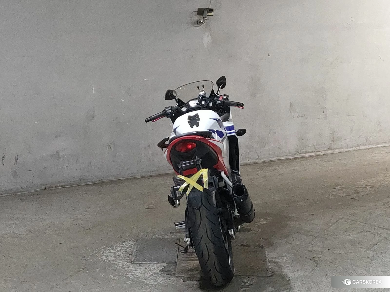 Проданный Honda CBR400R id 3947439 из Японии, фото 2