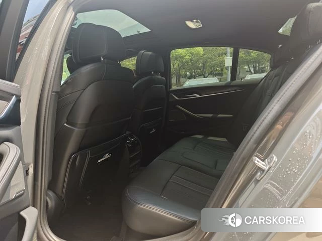 BMW 5 series (imported) 2022 Серебристо-серый из Китая, фото 5