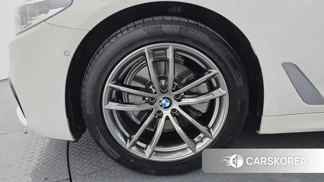 BMW 5 Series (G30) id 3622560 из Кореи 15