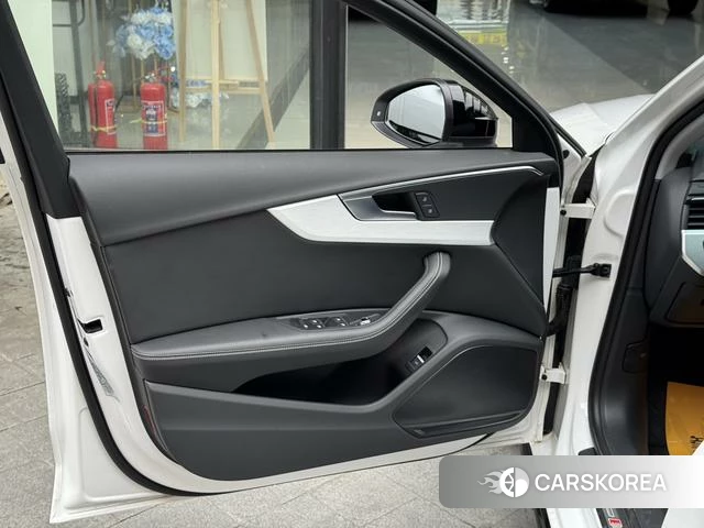 Audi A4L id 4313397 из Китая 13