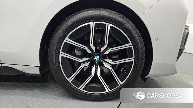 BMW 7 Series (G70) id 3863968 из Кореи 15