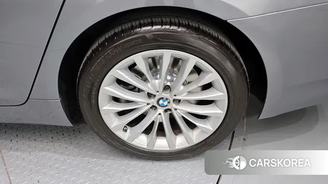 BMW 5 Series (G30) id 3372583 из Кореи 15