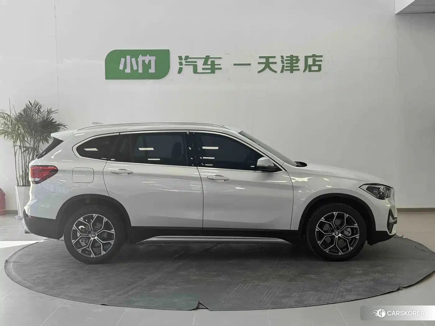 BMW X1 id 4685937 из Китая 15