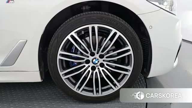 BMW 5 Series (G30) id 3039445 из Кореи 15