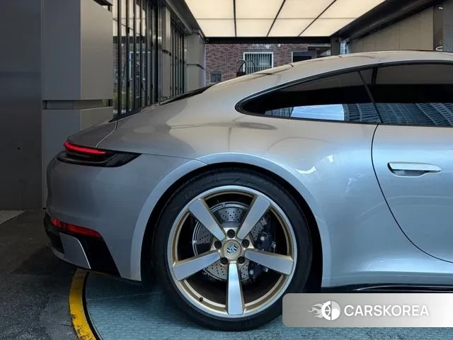 Porsche 911(992) id 3757928 из Кореи 8