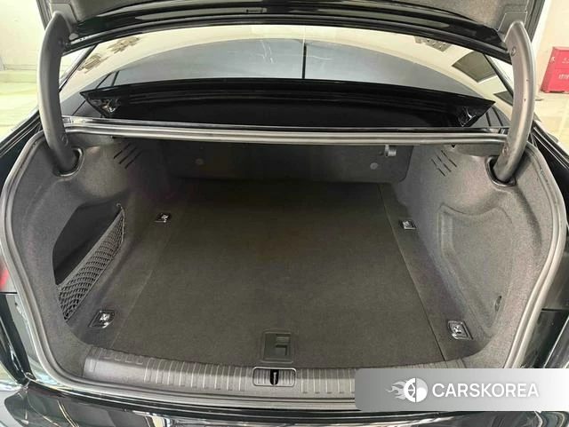 Audi A6L id 4335095 из Китая 9