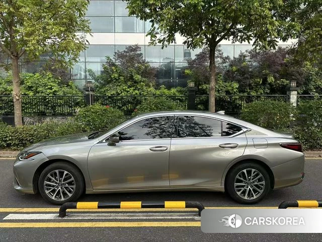 Lexus ES id 4291298 из Китая 8