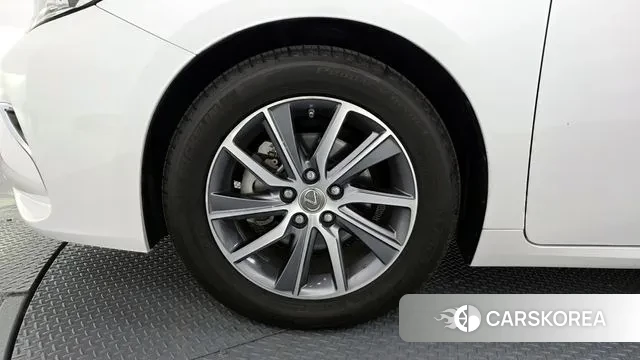 Lexus New ES300h id 3779298 из Кореи 15