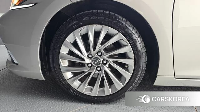 Lexus ES300h 7th generation id 3936780 из Кореи 15