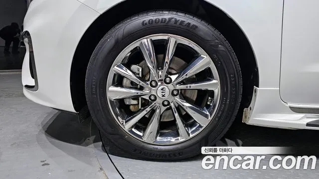 Kia The New Carnival id 2718132 из Кореи 15