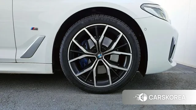 BMW 5 Series (G30) id 3534585 из Кореи 15