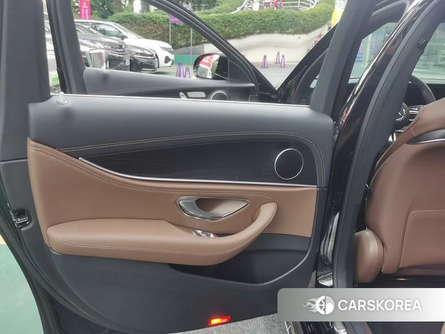 Mercedes-Benz E-class id 4314661 из Китая 16