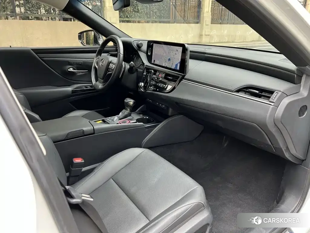 Lexus ES id 4644635 из Китая 10