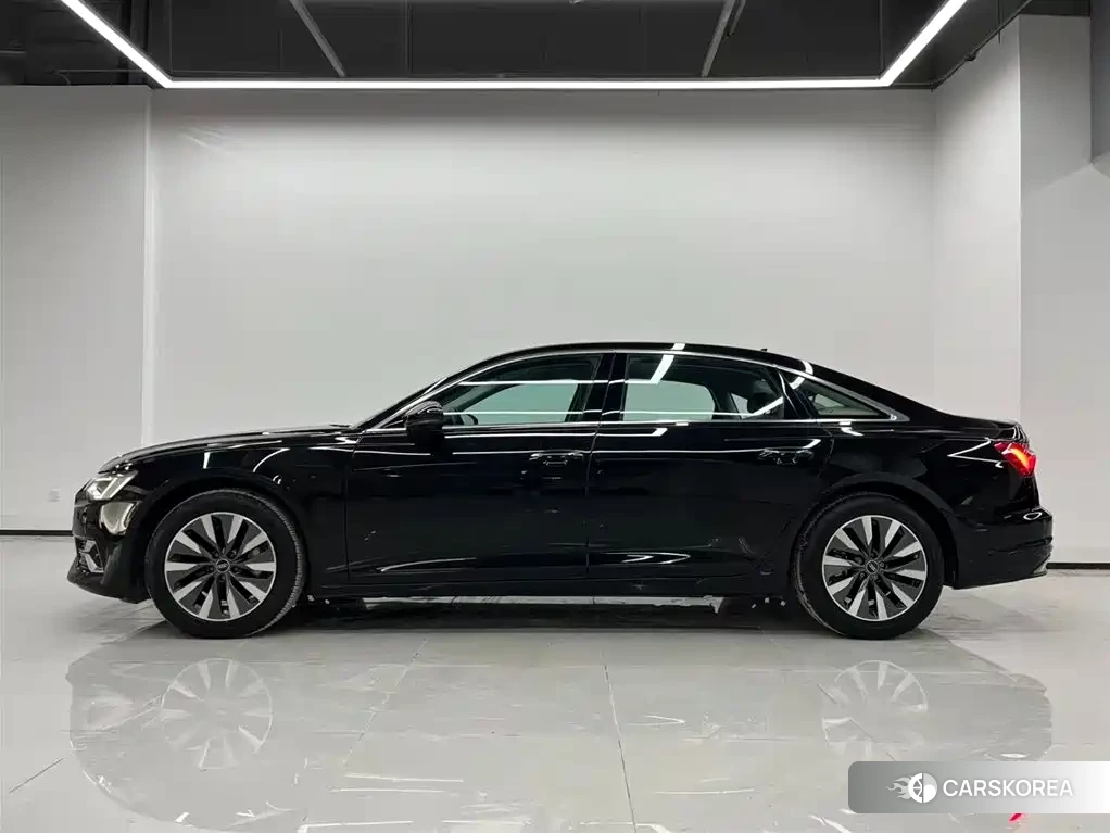 Audi A6L id 4554069 из Китая 11