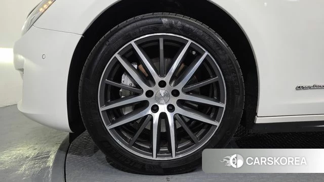Maserati Ghibli id 3893938 из Кореи 15